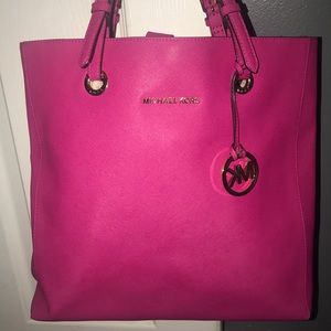 Used 100 percent authentic Michael Kors Bag